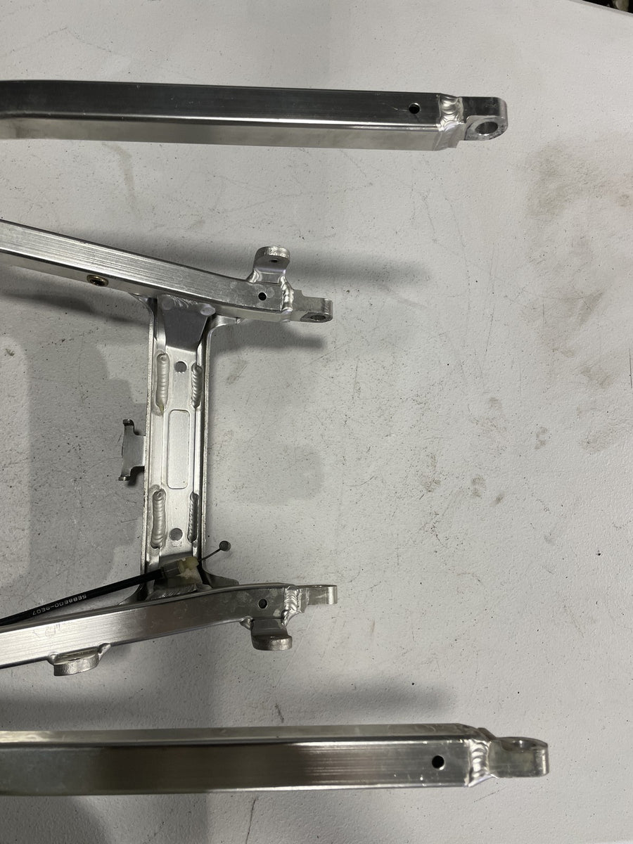 99-02 YAMAHA YZF R6 REAR BACK TAIL SUBFRAME SUB FRAME