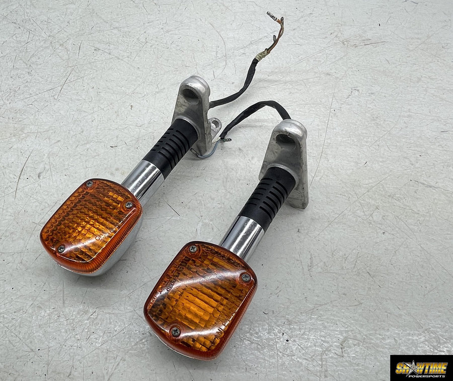 83 HONDA SHADOW 750 VT750  FRONT LEFT RIGHT TURN SIGNALS LIGHT INDICATORS