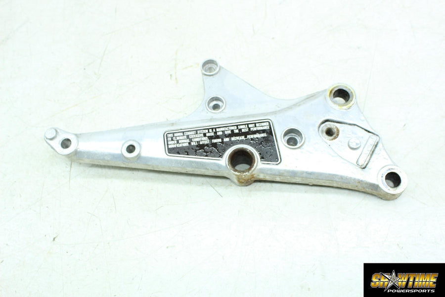 80 HONDA CBX1000 SUPER SPORT RIGHT FOOT REST PEG BRACKET MOUNT