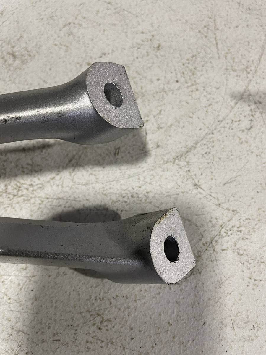 05-06 SUZUKI GSXR1000 REAR BACK PASSENGER PEG SET PAIR