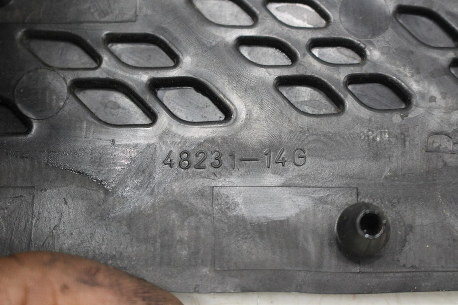 03-06 SUZUKI BURGMAN 400 AN400 FRONT REAR FOOT REST FLOORBOARDS GRIP MAT SET