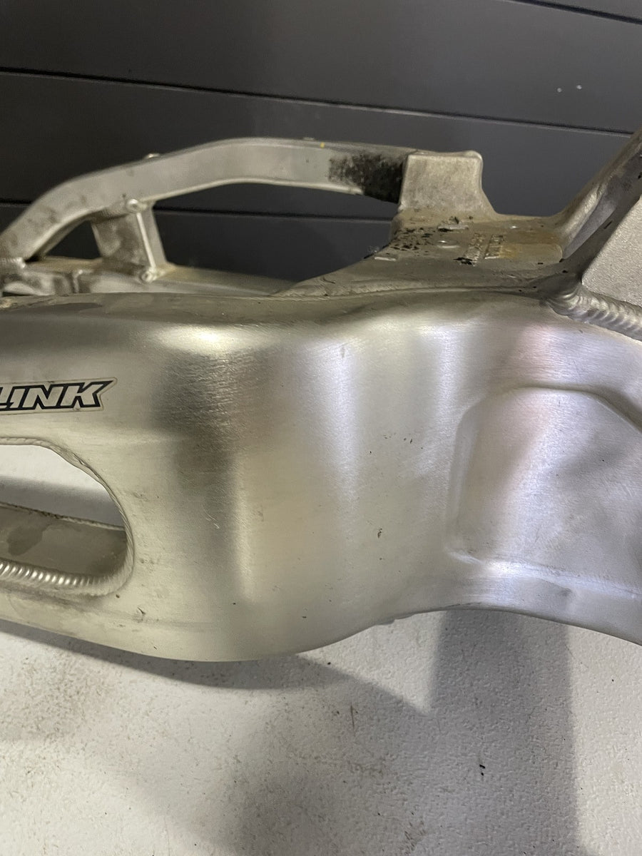 06-07 HONDA CBR1000RR REAR SWINGARM BACK SUSPENSION SWING ARM 52200-MEL-D30