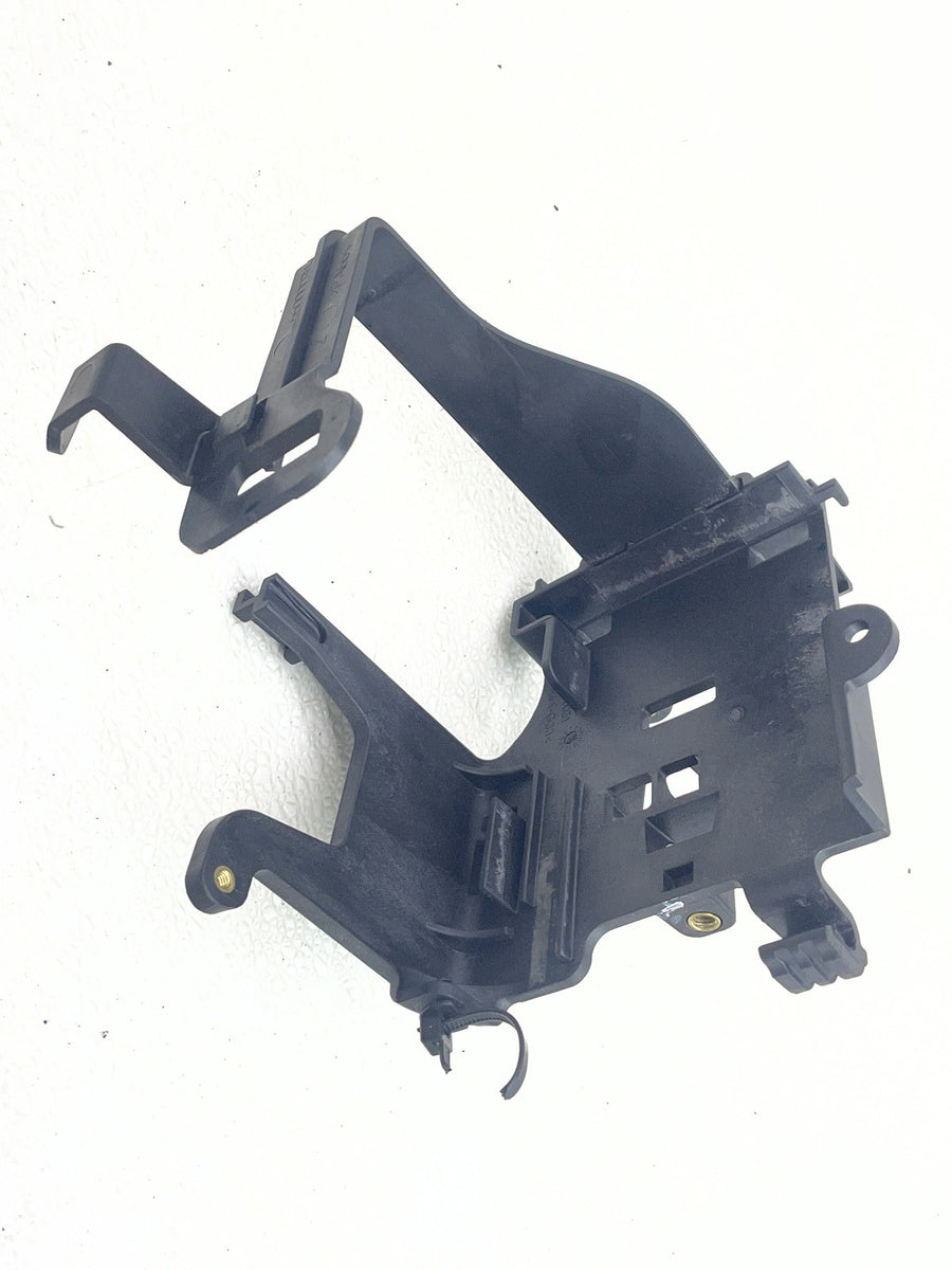 21-22 HARLEY-DAVIDSON IRON 883 XL883N PARTS HARDWARE MOUNTS HORN BATTERY TRAY