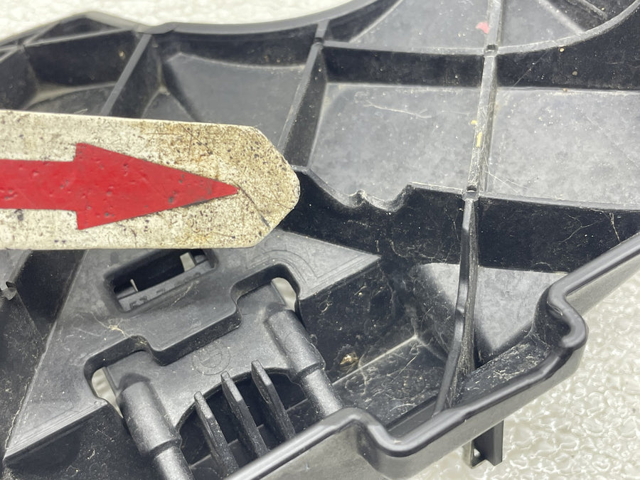 09-14 BMW F800R SEAT MOUNTING BRACKET MOUNT INNER COVER BRIDGE 46637680760