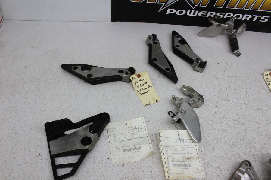 YAMAHA PEG & BRACKET PART LOT