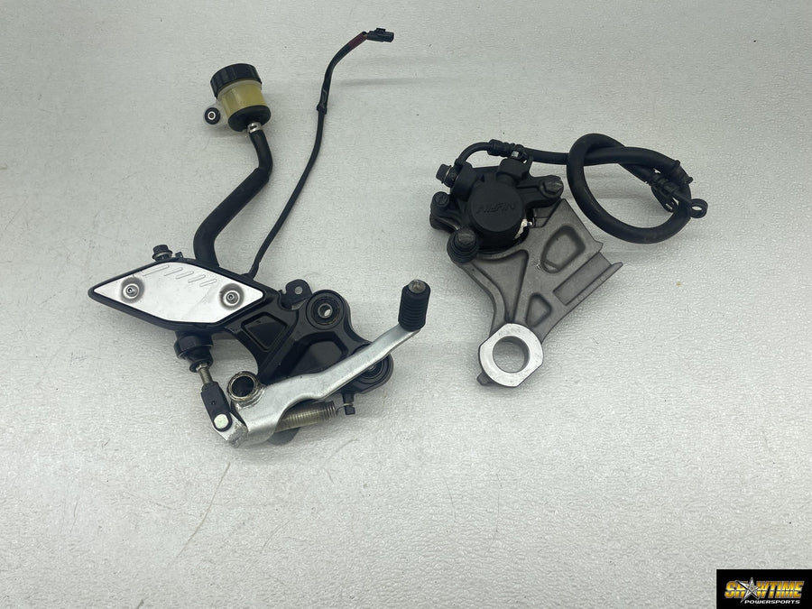 11-13 YAMAHA FZ8 RIGHT REARSET REAR DRIVER FOOT PEG MOUNT BRAKE CALIPER MASTER
