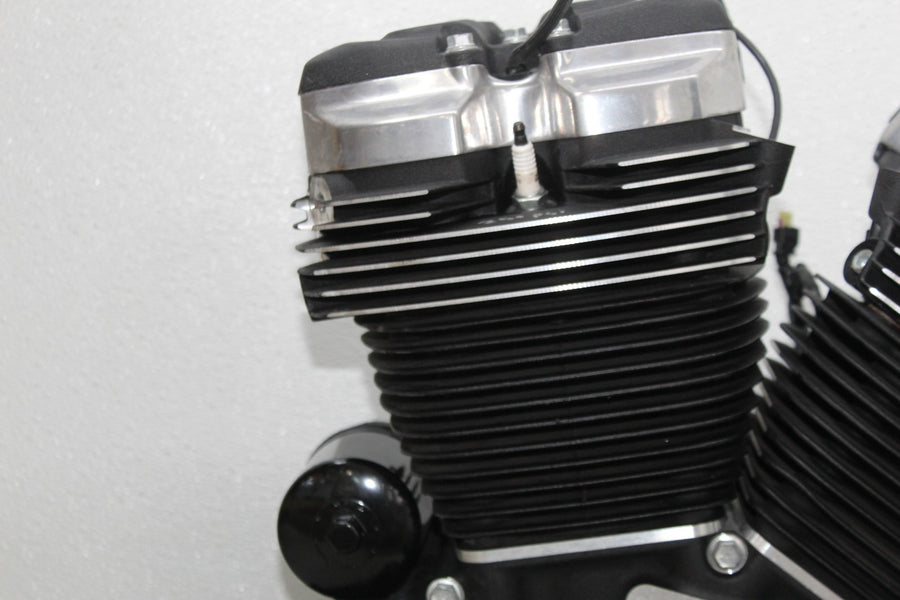 18-20 HARLEY-DAVIDSON STREET BOB FXBB 107CI ENGINE MOTOR HEAD MILWAUKEE M8