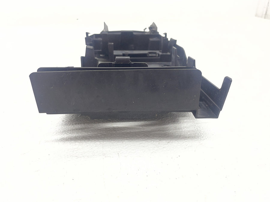 08-16 YAMAHA YZF R6 REAR BACK TAIL UNDERTAIL BATTERY TRAY PLASTIC