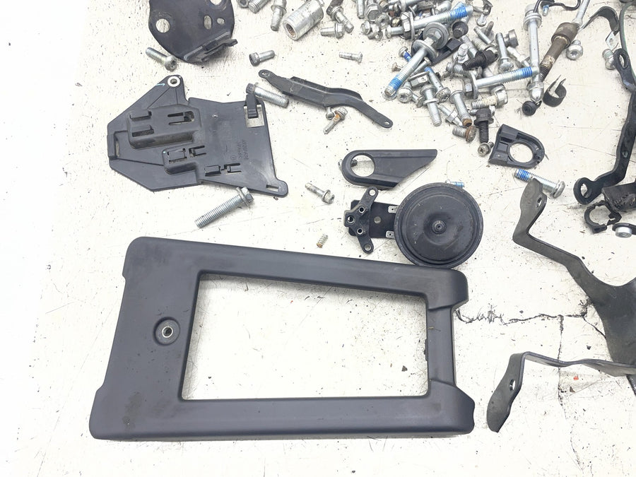 20-24 HARLEY-DAVIDSON SOFTAIL STANDARD FXST PARTS HARDWARE