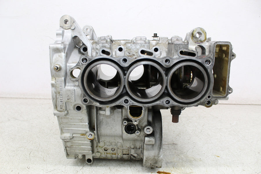 01-05 HONDA GOLDWING 1800 GL1800 ENGINE MOTOR CRANKCASE CRANK CASES BLOCK