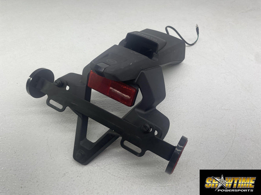 23-25 CF-MOTO 675SS REAR LICENSE PLATE MOUNT LIGHT