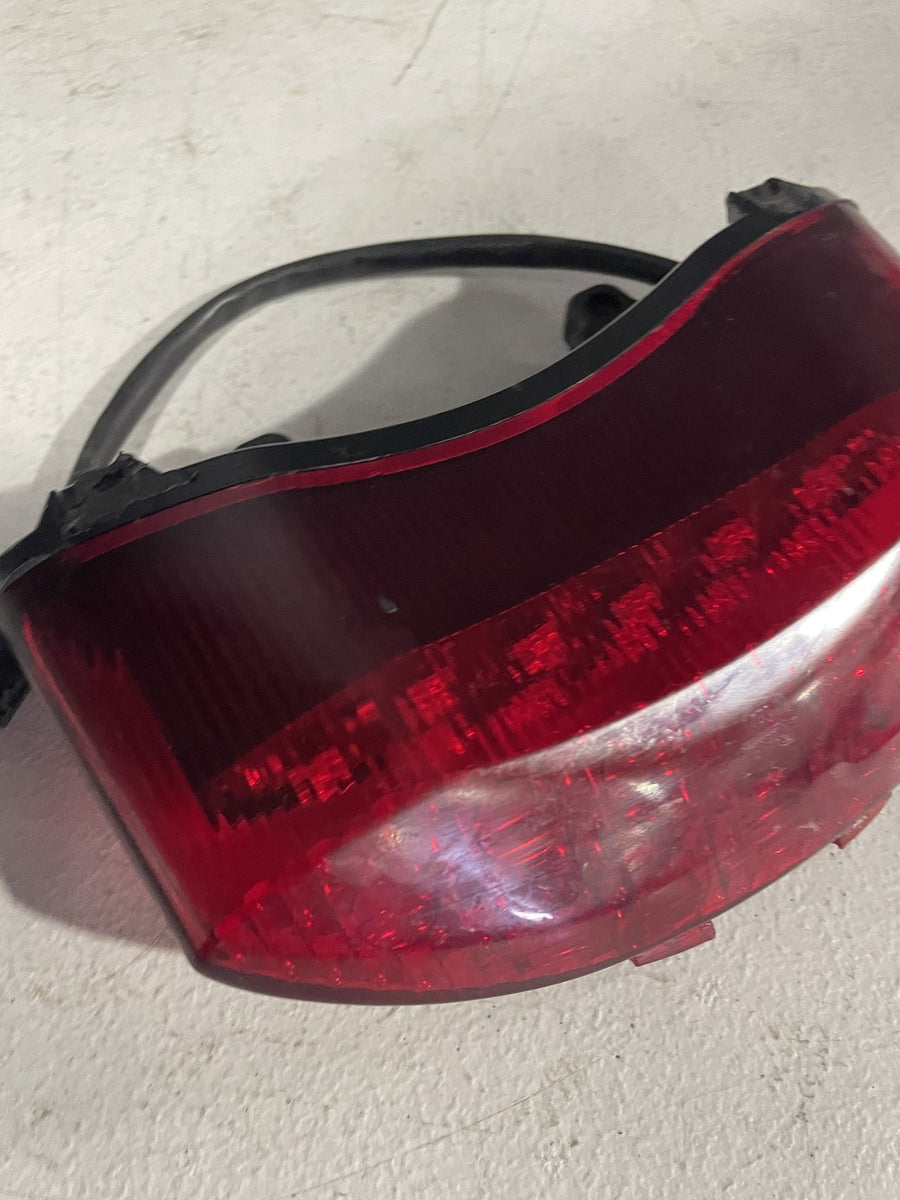 07-12 TRIUMPH STREET TRIPLE 675 REAR TAIL TAILLIGHT BACK BRAKE LIGHT