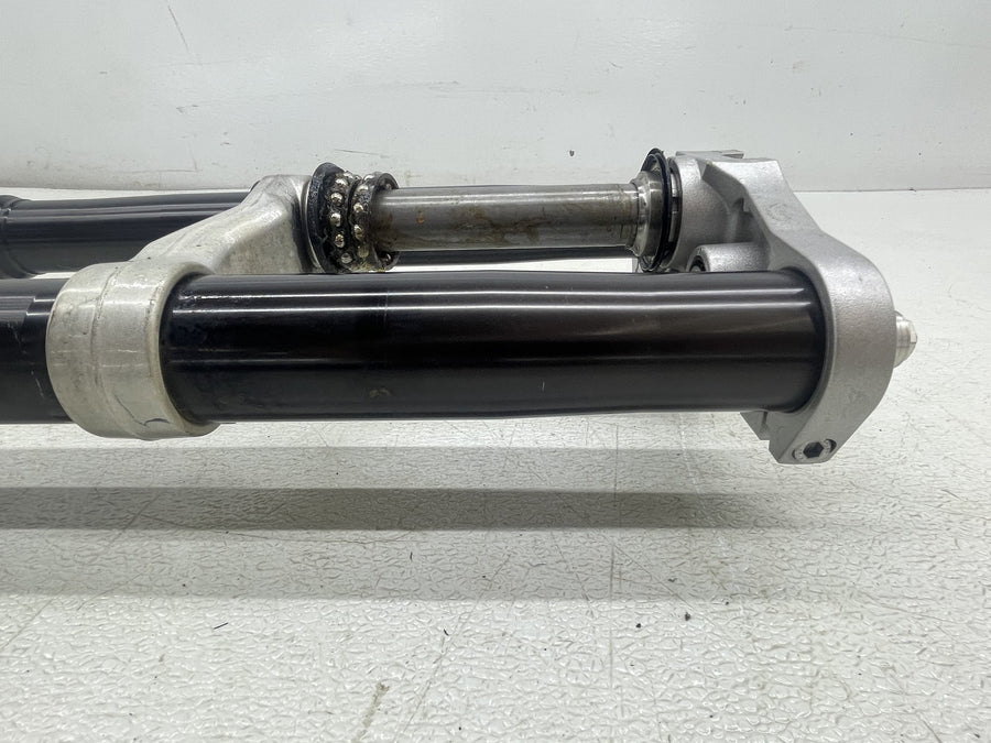 06-15 YAMAHA FZ1 FZ1S FRONT FORKS SHOCK SUSPENSION TRIPLE TREE STRAIGHT