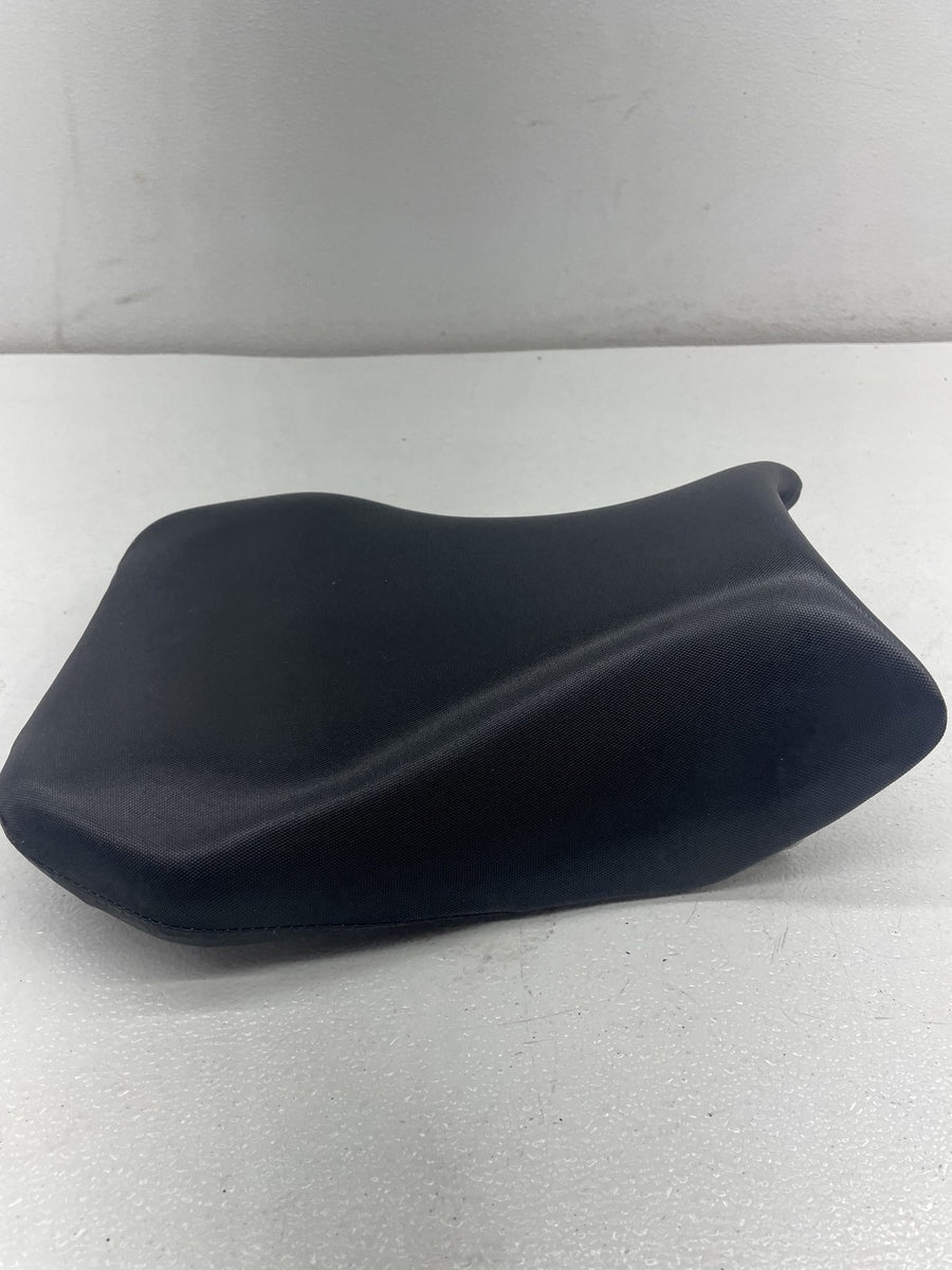 11-26 SUZUKI GSXR 600 750 FRONT REAR PASSENGER DRIVERS SEAT PAD SET