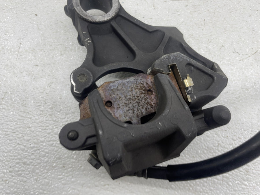 06-07 SUZUKI GSXR600 REAR BACK BRAKE CALIPER W/ BRAKE LINE