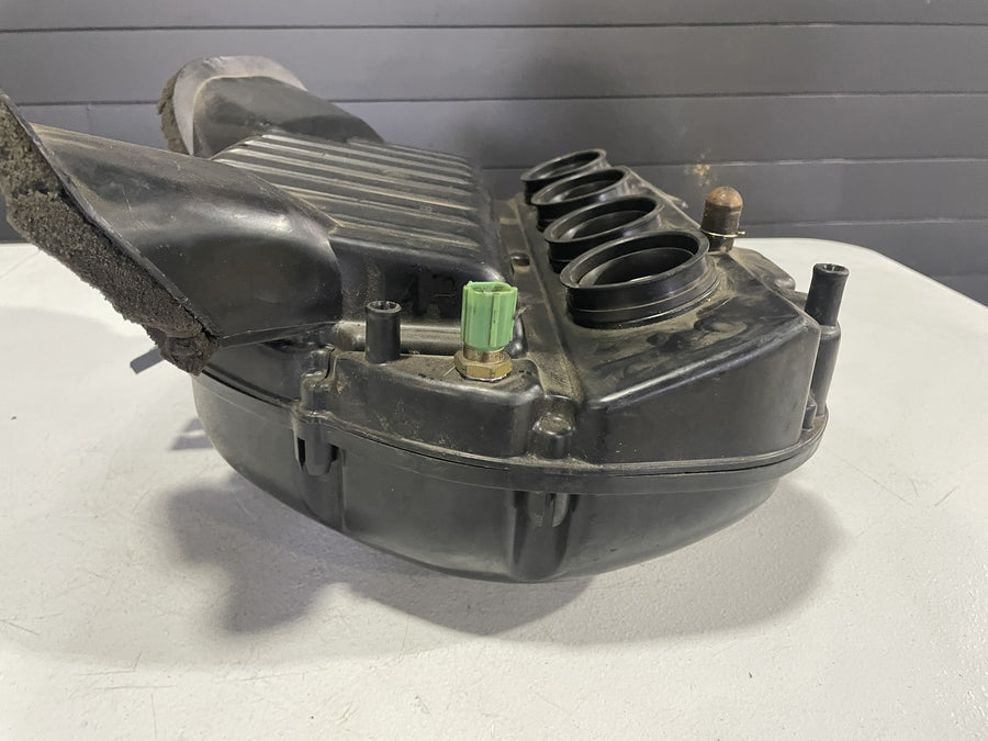 05-06 SUZUKI GSXR1000 AIRBOX AIR INTAKE FILTER BOX