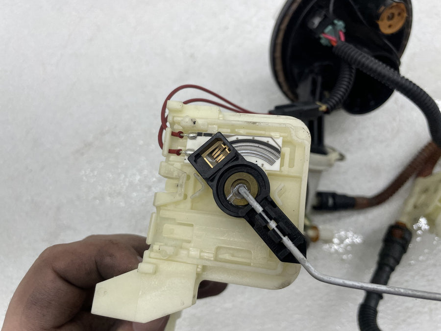 07-11 HARLEY-DAVIDSON STREET GLIDE FLHX FUEL GAS PUMP