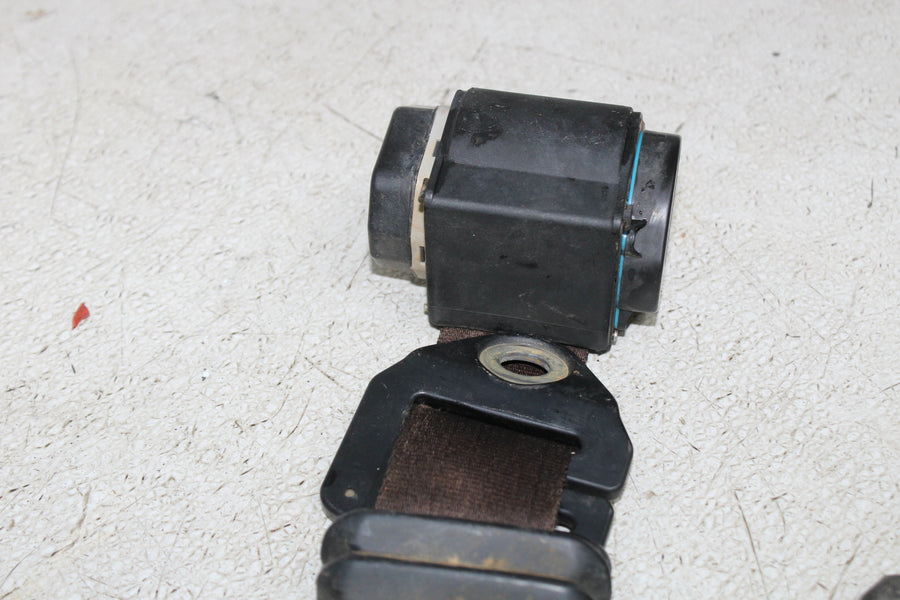 16-18 YAMAHA WOLVERINE YXE700 RIGHT PASSENGER SEAT BELT LATCH