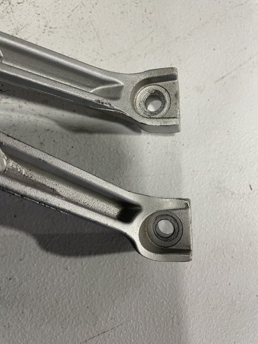 05-06 SUZUKI GSXR1000 REAR BACK PASSENGER PEG SET PAIR