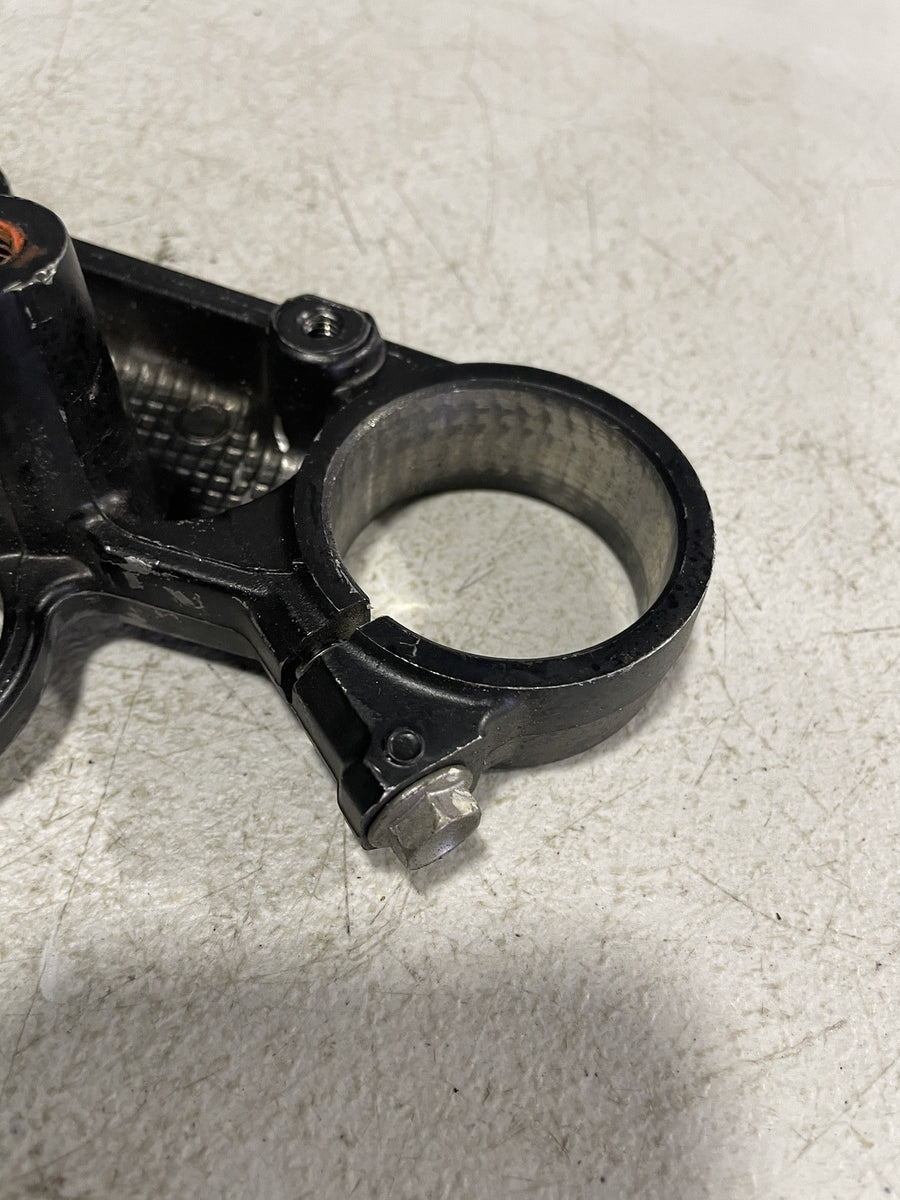 01-03 SUZUKI GSXR600 FORKS UPPER TRIPLE TREE CLAMP