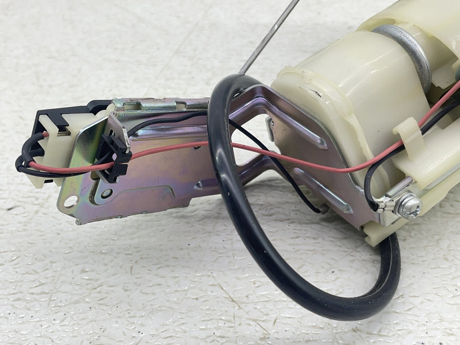 11-26 SUZUKI GSXR600 GSXR750 FUEL PUMP GAS PETROL SENDER UNIT 15100-14J01