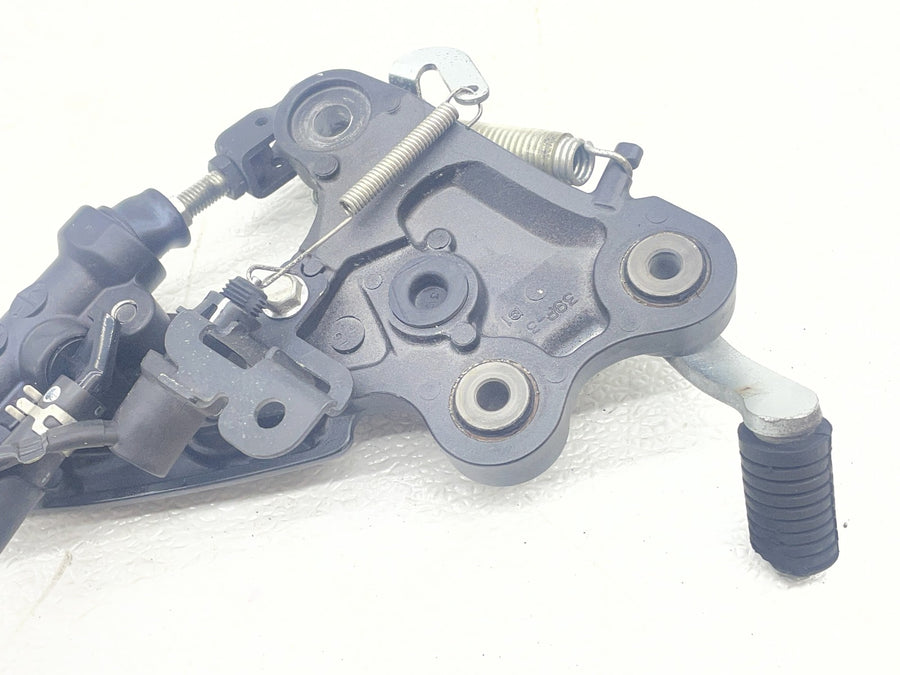 11-13 YAMAHA FZ8 RIGHT REARSET REAR DRIVER FOOT PEG MOUNT BRAKE CALIPER MASTER