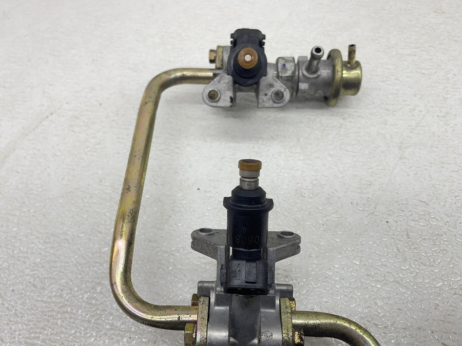 00-01 HONDA RVT1000R RC51 SP1 GAS FUEL INJECTORS RAIL 16400-MCF-674