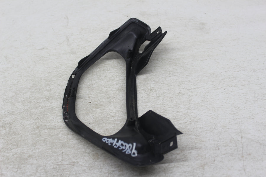 97-98 SUZUKI BANDIT 1200 FRONT LOWER INNER EXHAUST V FAIRING COWL GUARD