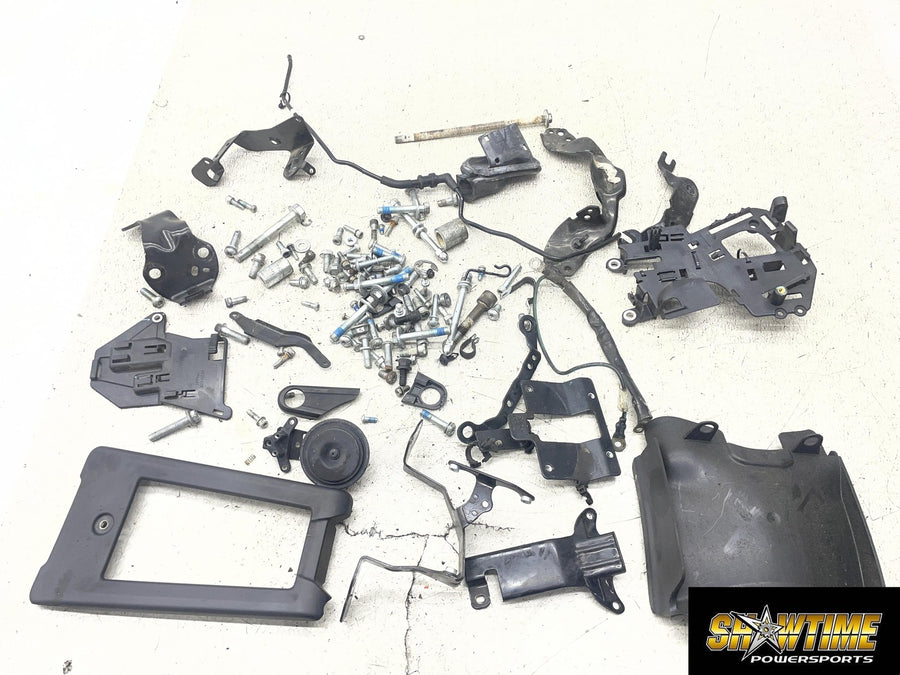20-24 HARLEY-DAVIDSON SOFTAIL STANDARD FXST PARTS HARDWARE