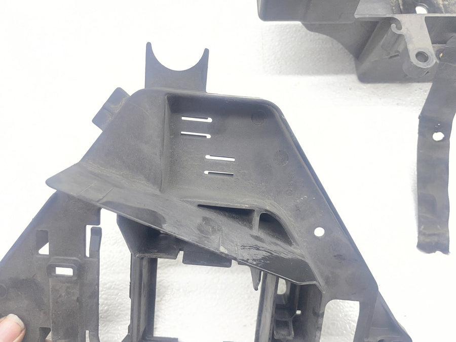 07-11 HARLEY-DAVIDSON ELECTRA GLIDE CLASSIC FLHTC BATTERY TRAY BOX HOLDER