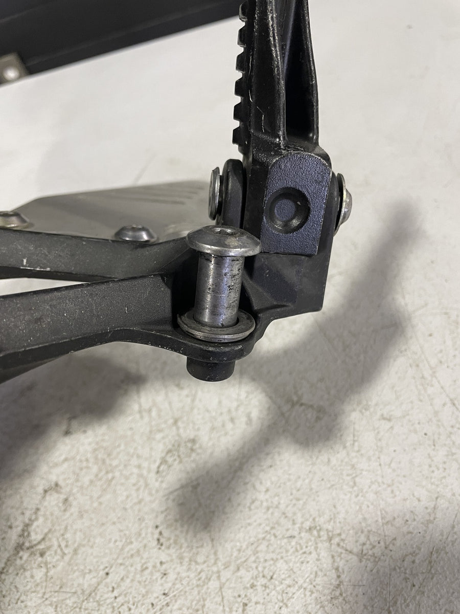 13-18 KAWASAKI NINJA ZX6R LEFT REARSET REAR SET DRIVER FOOT PEG REST STOP