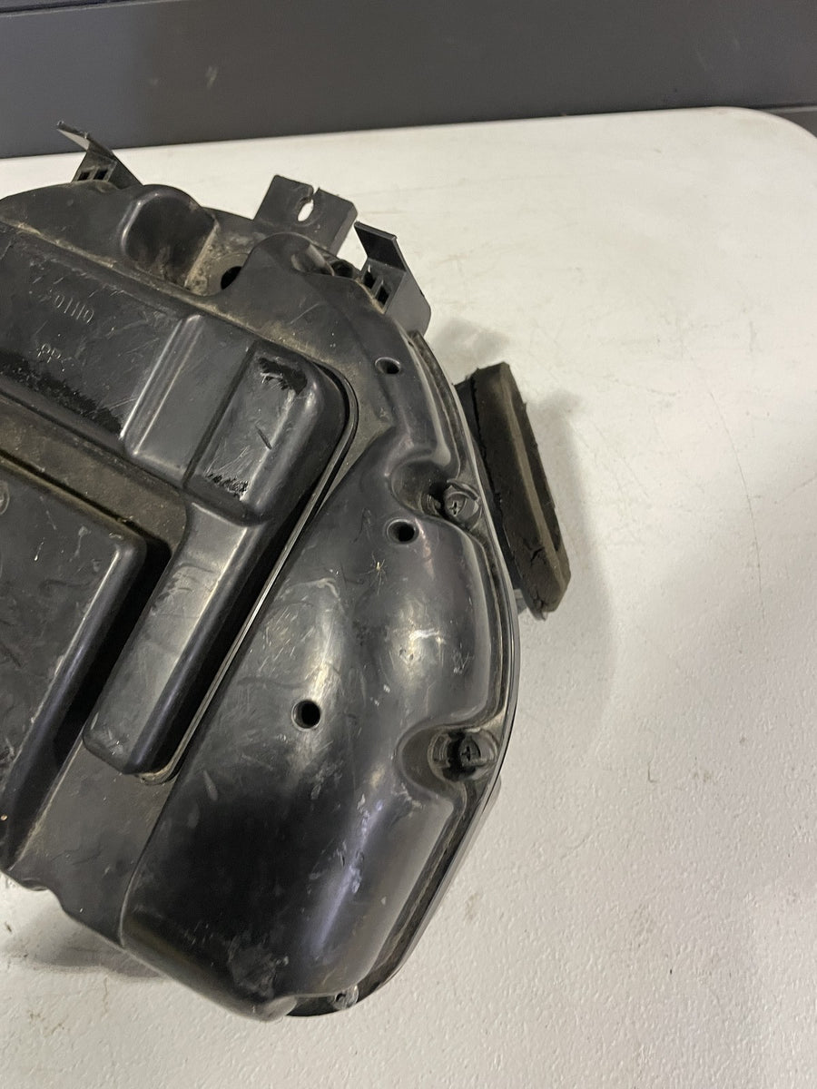 06-07 SUZUKI GSXR600 AIRBOX AIR INTAKE FILTER BOX 13700-01H01