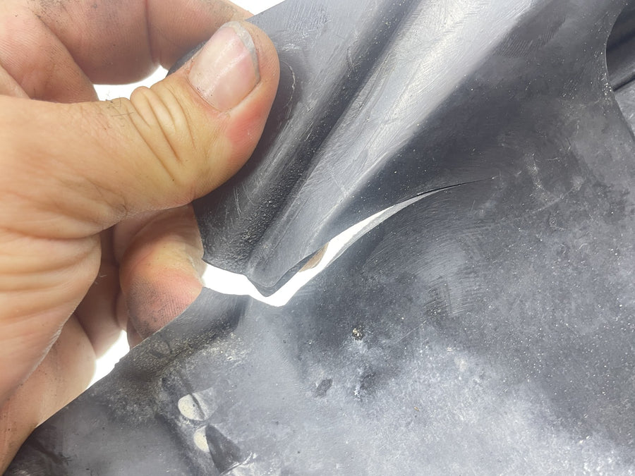 84-85 YAMAHA RZ350 RZ 350 REAR BACK INNER WHEEL FENDER MUD GUARD