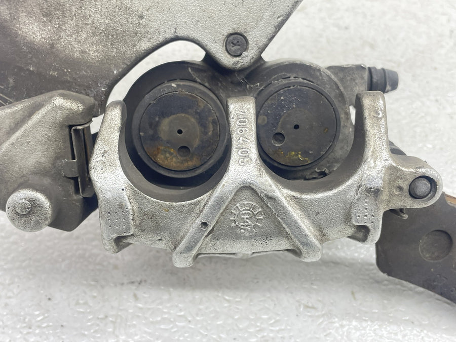 04-06 VICTORY KINGPIN BREMBO REAR BACK BRAKE CALIPER W MOUNT BRACKET 1910619