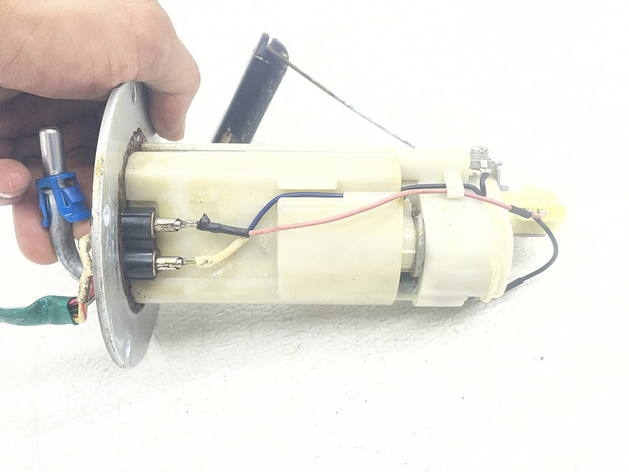 09-15 SUZUKI SFV650 GLADIUS FUEL PUMP GAS PETROL SENDER UNIT