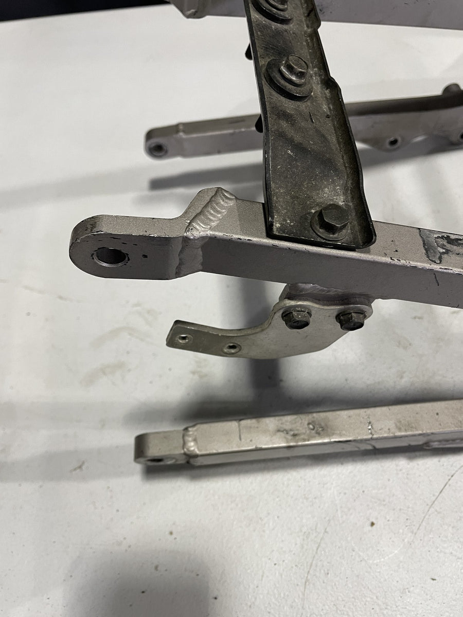 93-95 KAWASAKI NINJA ZX7R REAR BACK TAIL SUBFRAME SUB FRAME