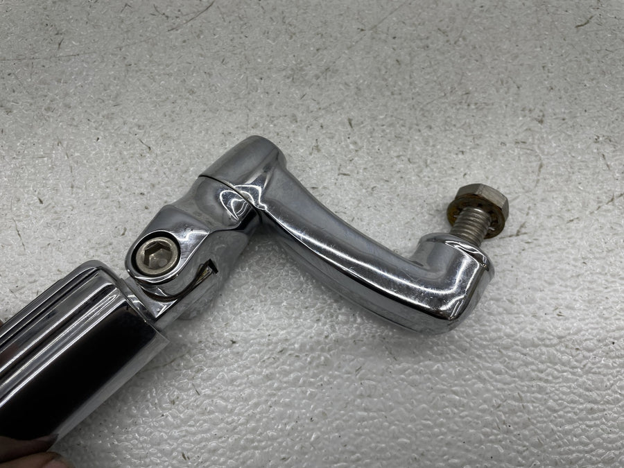 07-11 HARLEY-DAVIDSON ROAD KING CLASSIC FLHRC FRONT HIGHWAY FOOTPEGS PAIR