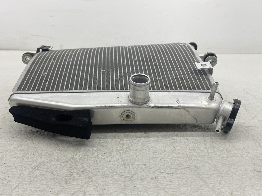 19-23 KAWASAKI NINJA ZX6R ZX636 ENGINE RADIATOR MOTOR COOLER COOLING RADIATER