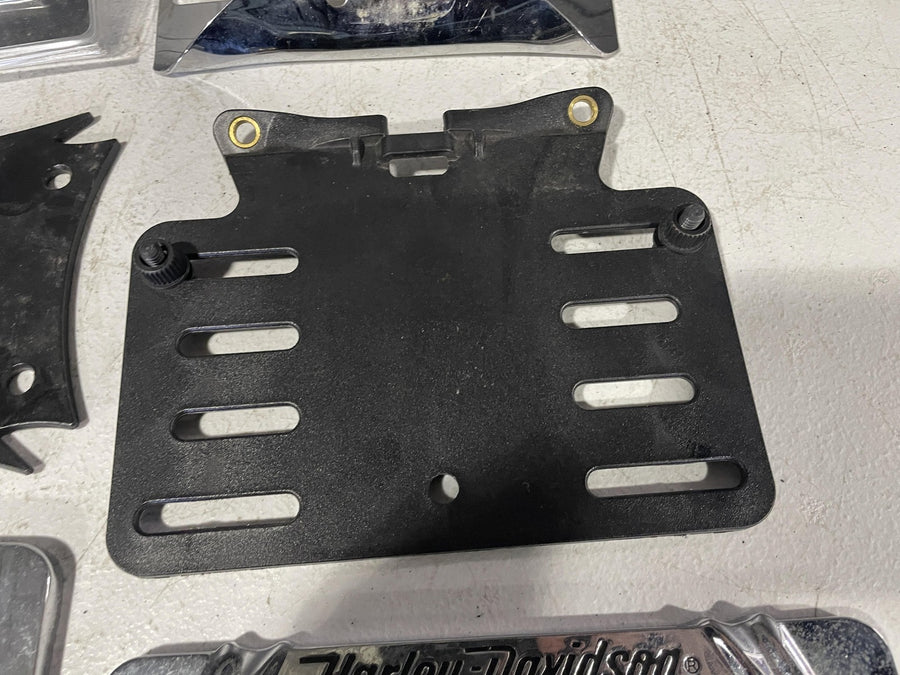HARLEY-DAVIDSON DYNA SOFTAIL ELECTRA GLIDE CVO REAR LICENSE PLATE MOUNT LOT