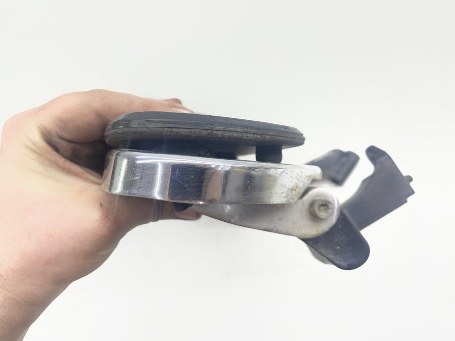 17-23 HARLEY-DAVIDSON ROAD GLIDE SPECIAL FLTRXS LEFT FRONT FLOORBOARD FOOT REST